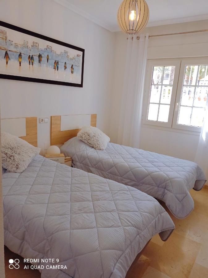 Townhouse 1 Minute Walk To Plaza Apartment