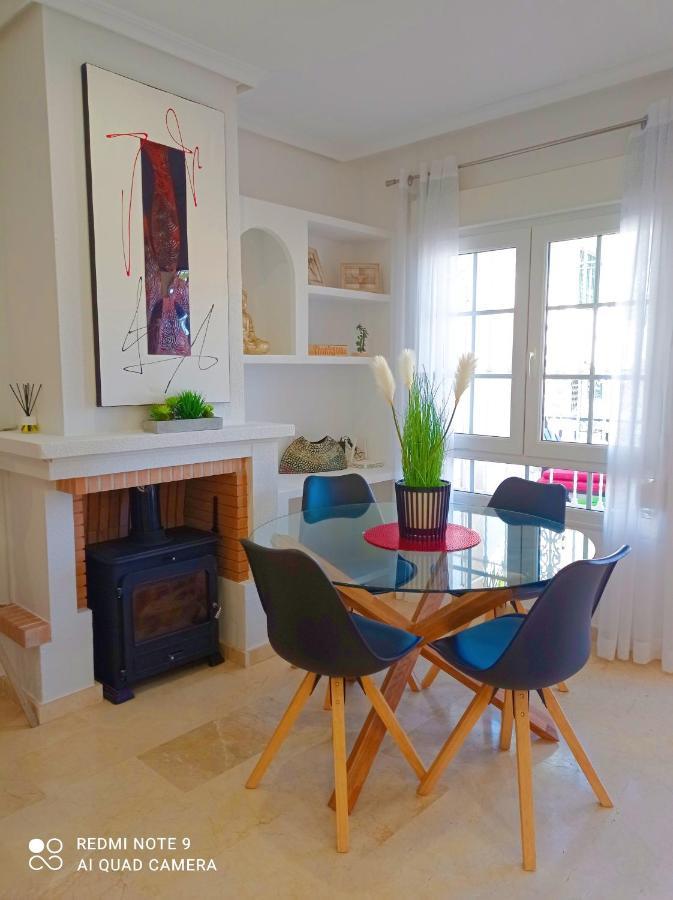 Townhouse 1 Minute Walk To Plaza Villamartin (Valencia)