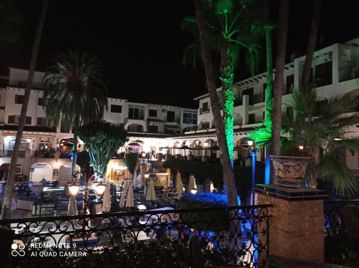 Townhouse 1 Minute Walk To Plaza