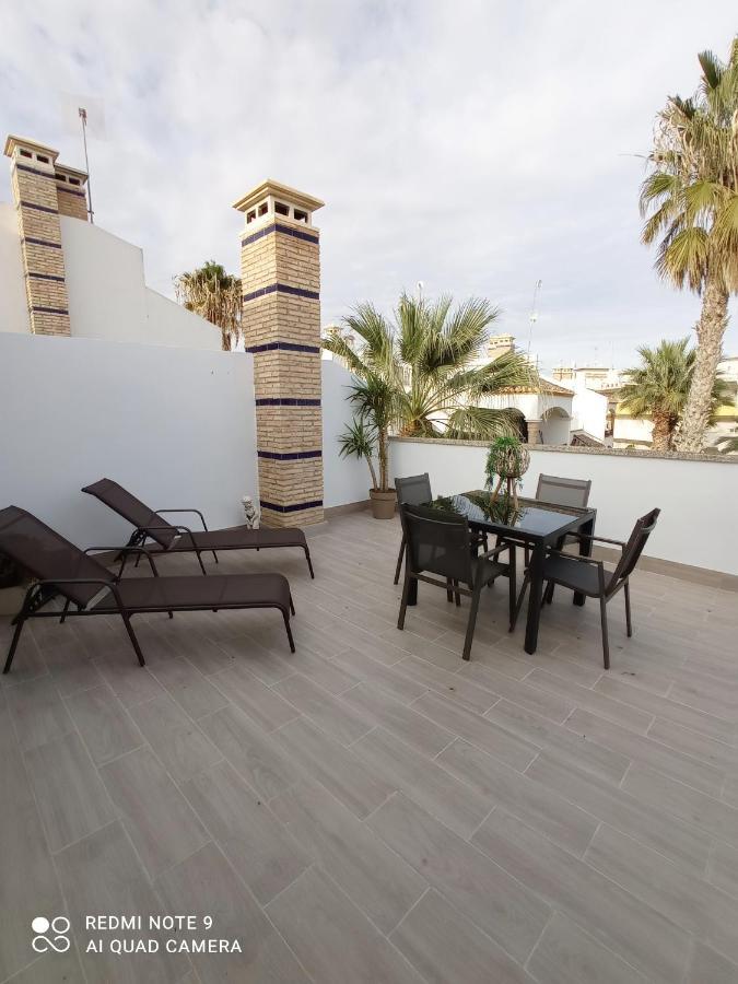 Townhouse 1 Minute Walk To Plaza